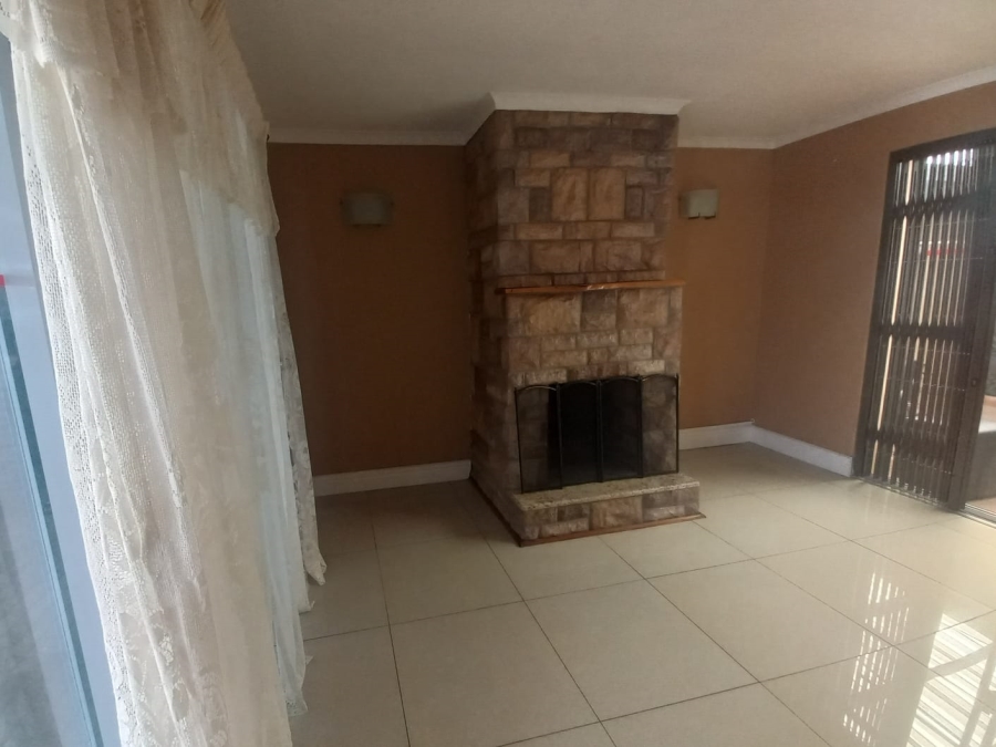 4 Bedroom Property for Sale in Portlands Western Cape